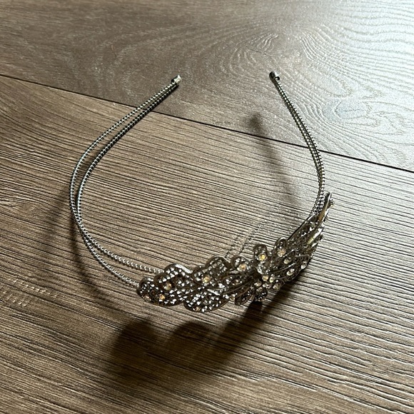 Silver and rhinestone headband - Picture 2 of 2